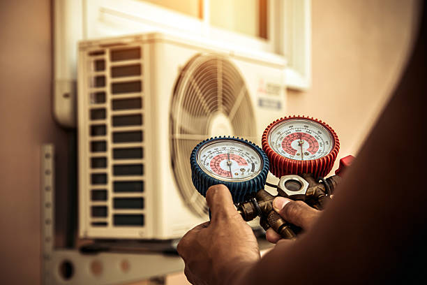 Professional Hvac Installation technician working in Hillsboro, AL